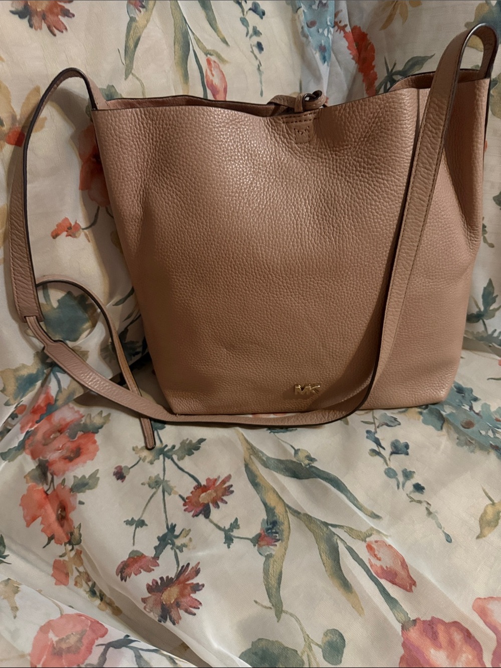 MICHAEL Michael Kors Junie Large Pebbled Leather Messenger preowned
